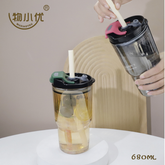 1-  كوب زجاجي 680 مل بغطاء وقشة
